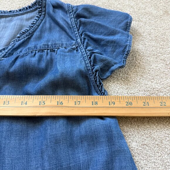 LC Lauren Conrad Blouse L Chambray Denim Look Smocked Sleeve Boho Peasant Top - Picture 4 of 7